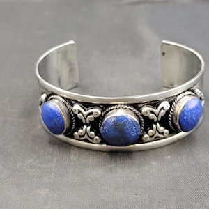 Afghanistan Uniquely Vintage Silver Bangle Bracelet With Natural Lapis Lazuli Stone