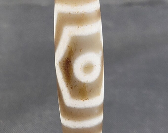 Tibetan Old Agate Dzi Bead " 3 Motifs Eyes STRIPES " Amulet Pendant Himalayan Dzi Ancient Dzi Beads