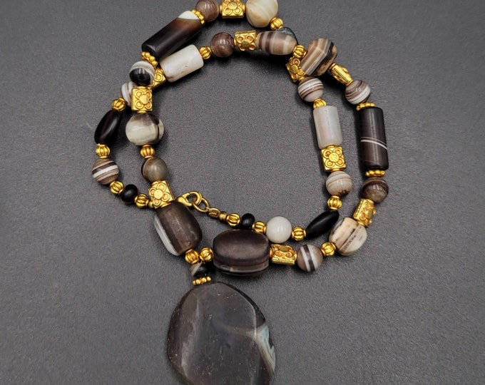 Ancient Sulimani Banded Agate Stone Wonderful Old Necklace with Gold Plated Bead