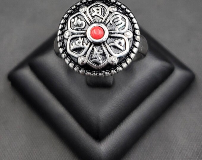 Beautiful Vintage Nepali Silver Soild Silver Ring With Natural Coral Stone