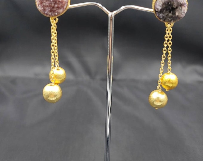 Gold Gulding Wonderful Earrings With Natural Amethyst Stone