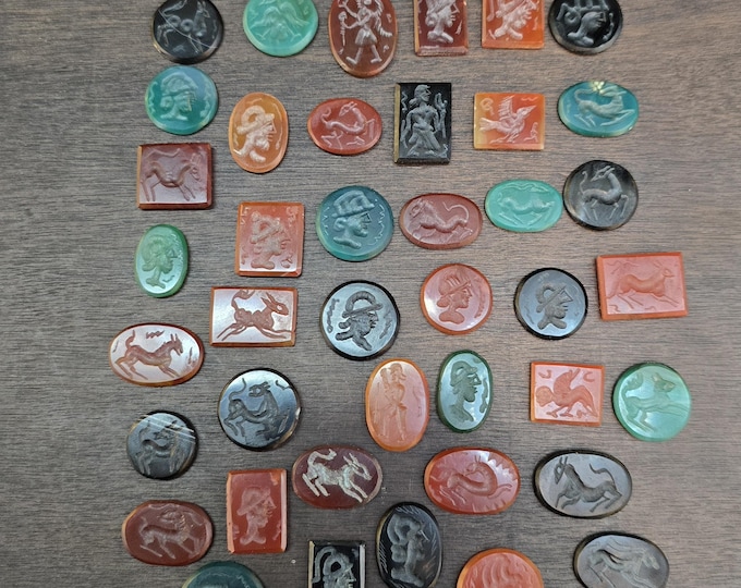 Ancient Old Green Black And Red Agate Stone Intaglio Carved 42 Picese Afghanistan