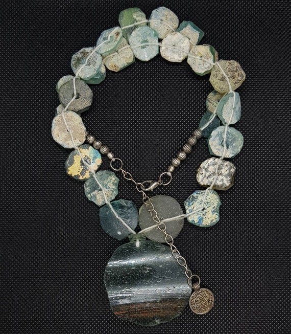 Rare Ancient Roman Glass With Excellent Patina Be… - image 5