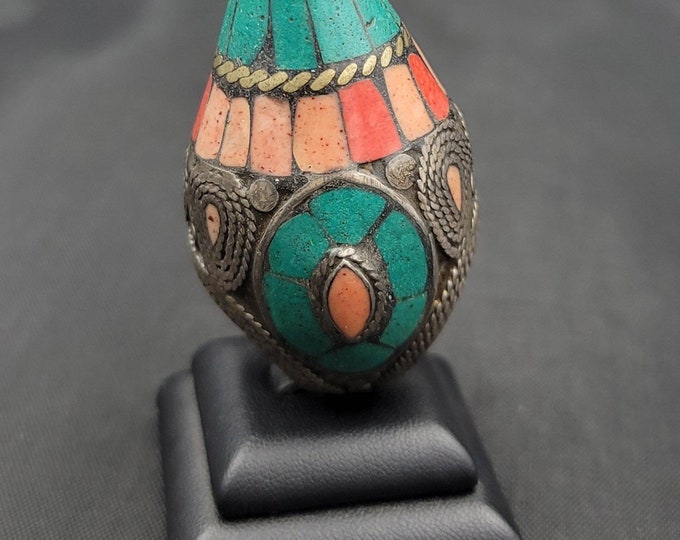 Unique Shape Mughal Empire Unique Silver Ring With Coral And Turquoise Stone