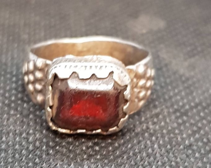 Kochi Wonderful Silver Lovely Vintage Ring with Red Stone