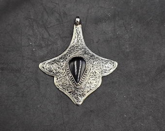 Handmade Silver Afghanistan Pendant: Vintage Black Agate Stone