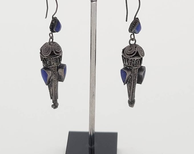 Vintage Beautiful Mughal Empire Unique Shape Old Silver Earrings With Natural Lapis Lazuli Stone