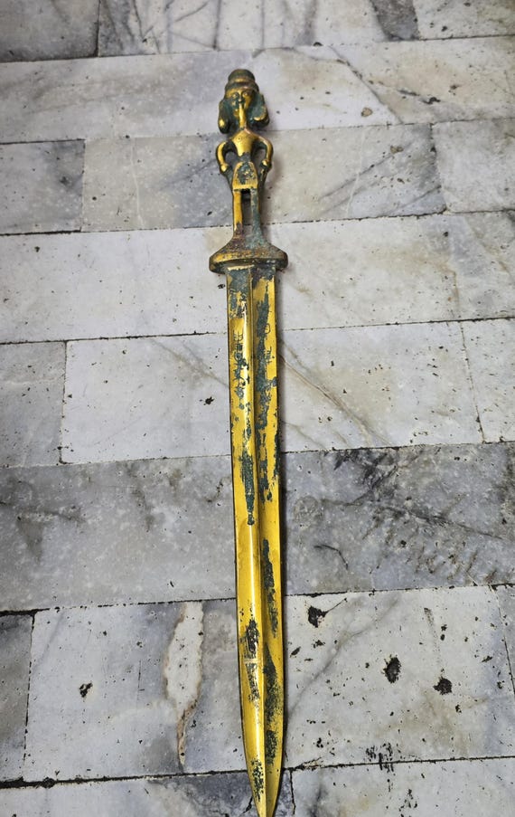 3～4世紀のローマの青銅剣：金のグリット女神の彫刻 - Etsy 日本
