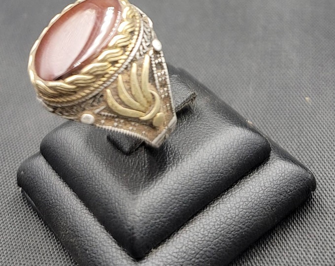 Vintage Old Silver and Gold Gulding Ring With Near Eastern Agate Stone
