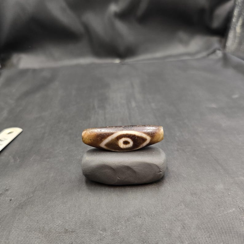 Amuleto de protección poderoso con forma de ojo antiguo y banda, único y raro, de piedra de ágata antigua. imagen 9