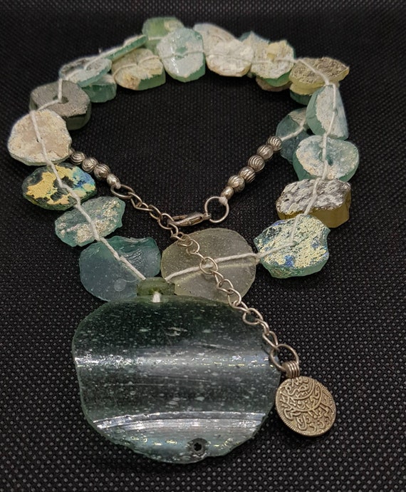 Rare Ancient Roman Glass With Excellent Patina Be… - image 1