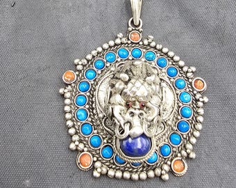 Amizing Vintage Silver Unique Handmade Drogon With Lapis Lazuli And Tiny Turquoise Sarround Stone