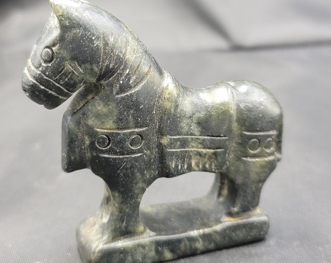 Amizing Natural Genuine Jade Hand Carved Vintage Antique Himalayan Hourse
