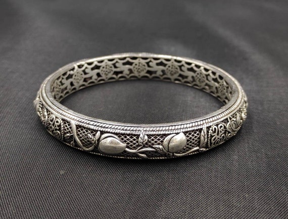 アクセサリー Tibet vintage- bangle s-l400.jpg