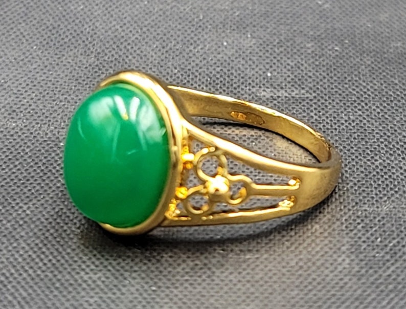 Beautiful Vintage Gold on Silver Ring With Natural Green Jade Stone image 3