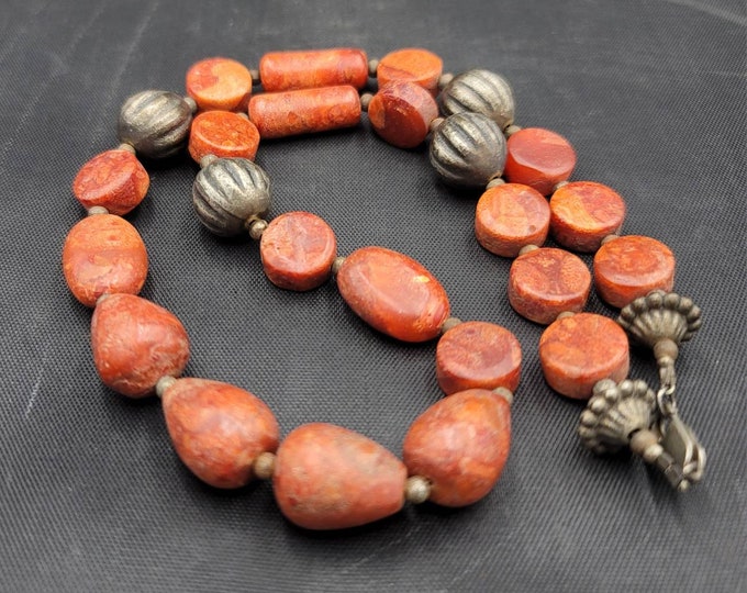 Vintage Beautiful Natural Red Jesper Beads Necklace With Silver Vintage Beads