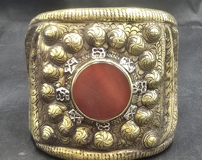 Authentic Antique Near Eastern Beautiful Bronze Bangle With Silver Inlaid Carved With Agate Stone