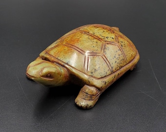 Handmade Brown Jade Turtle Decoration: Natural Stone Carving