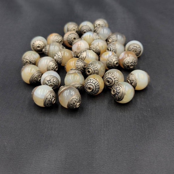 Beautiful Ancient White Agate Stone And  Silver Vintage Beads 15mm