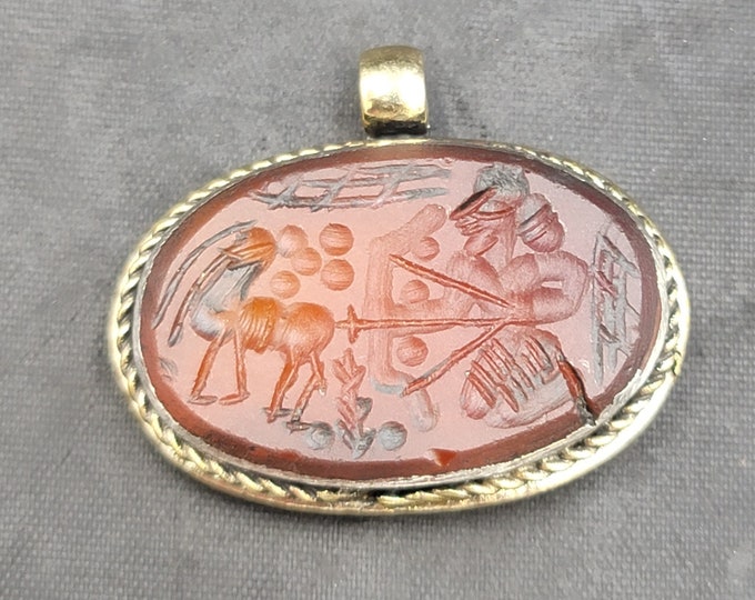 Authentic Old Silver Pendant With Natural Agate Stone King with Animal Intaglio Carved
