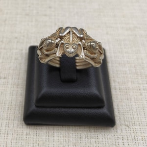 Handmade Silver Frog Ring: Vintage Near Eastern Jewelry, Size 8
