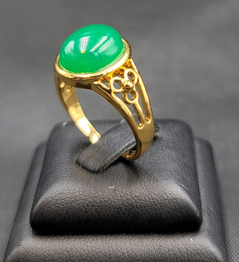 Beautiful Vintage Gold on Silver Ring With Natural Green Jade Stone image 8