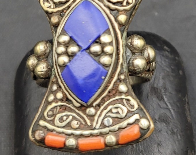 Afghanistan Lapis Lazuli Stone Late Medaval Silver Ring With Natural Coral