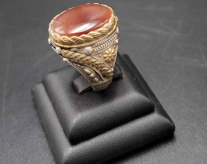 An excellent Quality Antique Silver Ring With Natural Agate Stone