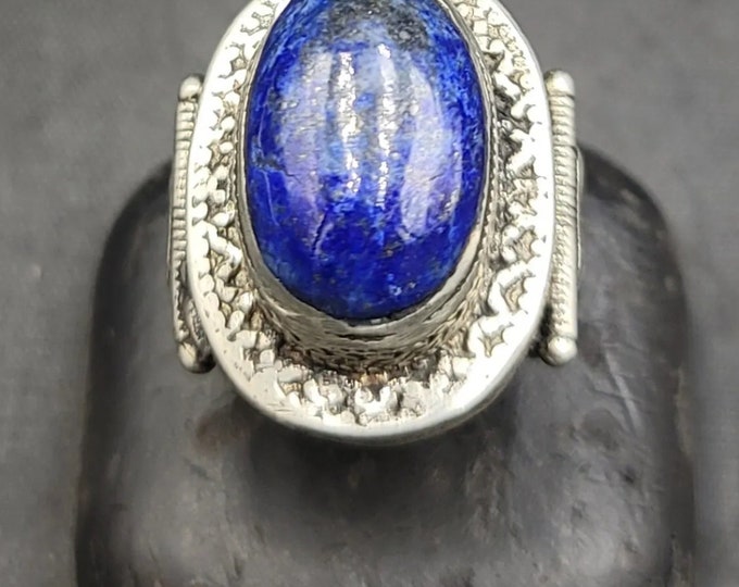 Beautiful Antique Near Eastern Silver Ring With Natural Lapis Lazuli Stone