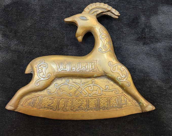 1650s Islamic Calligraphy Inscriptions Deer Antique Bronze Carved with Silver Axe