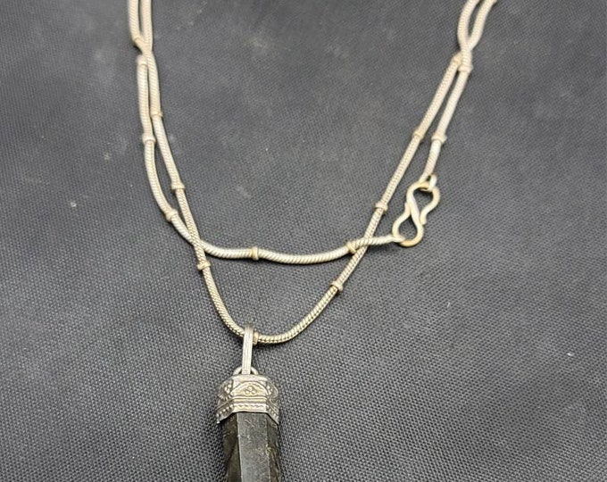 Natural High Grade Quality Labradorite Gemstone Pendant With Silver Chain