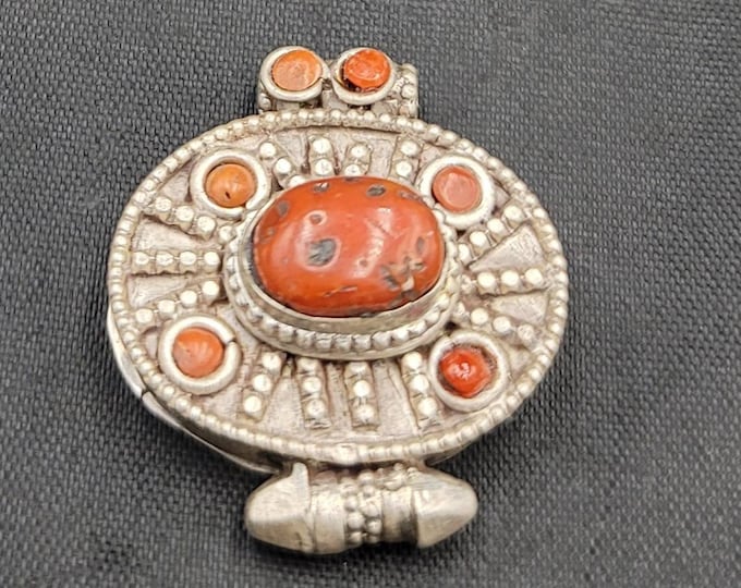 Vintage Beautiful Tibeten Gao Box Pendant Amulet With Natural Coral Stone