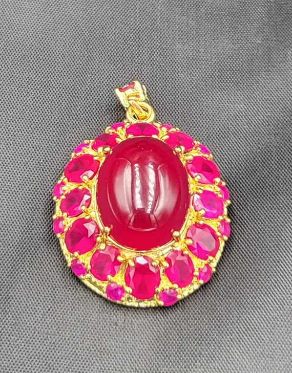 ハンドメイドのルビー宝石ペンダント：20Kゴールドオーバー