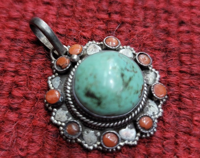 Wonderful Vintage Sterling Old Silver Pendant With Turquoise and Coral Stone