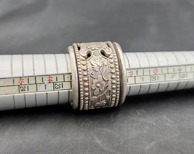 Amizing Vintage Tibeten Silver Wonderful Stress Relief Beautiful Soild Ring