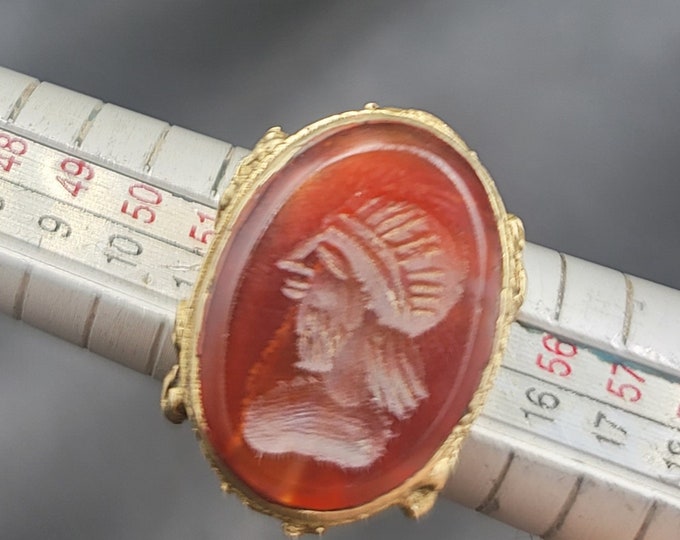 Near Eastern Vintage Gold Plated Old RING With  Agate Stone King Intaglio