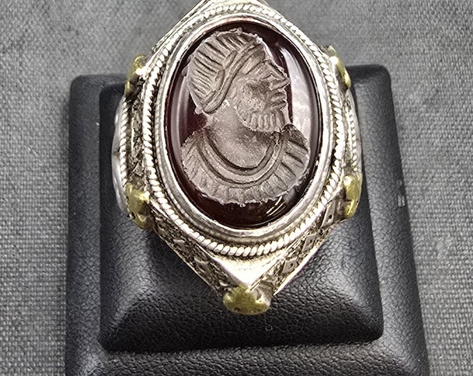 Near Eastern Roman King Intaglio Carved Wonderful Unique Soild Silver Ring With Natural Agate Stone