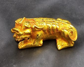 Vintage Gold Tibetan Temple Lion: Unique Art Deco Decor
