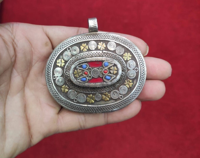 Wonderful Vintage Kazaki Afghan Mid Century Beautiful Old Silver With Gold Sheet Art