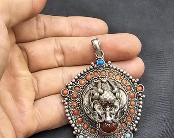 Amizing Vintage Silver Unique Handmade Drogon With Red Agate Stone