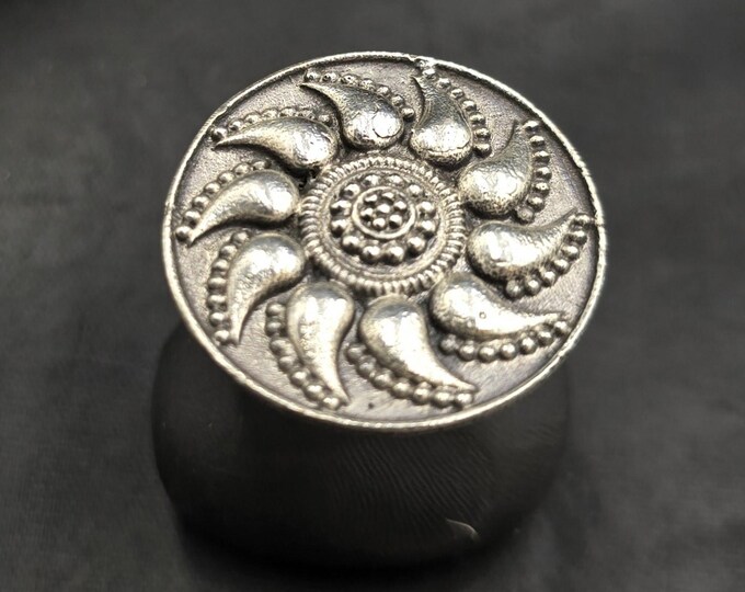 Beautiful Vintage Soild Silver Handmade Near Eastern Ring Adjustable