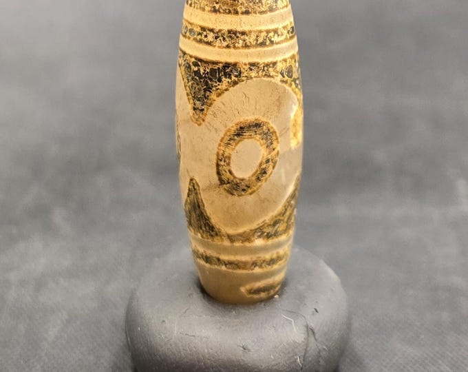 Ancient 1200 BC Indo Tibeten Himaliyan Dzi Motif Eyes Amulet Bead