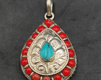 Vintage Beautiful Nepali Silver Baho Design Pendant With Natural Turquoise And Coral