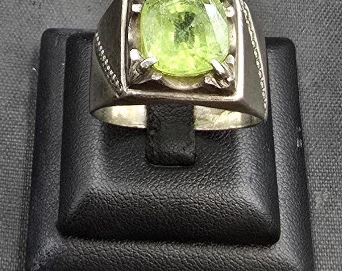 Beautiful Natural Afghanistan Peridot Gemstone Sterling Silver Vintage Pendant Ring