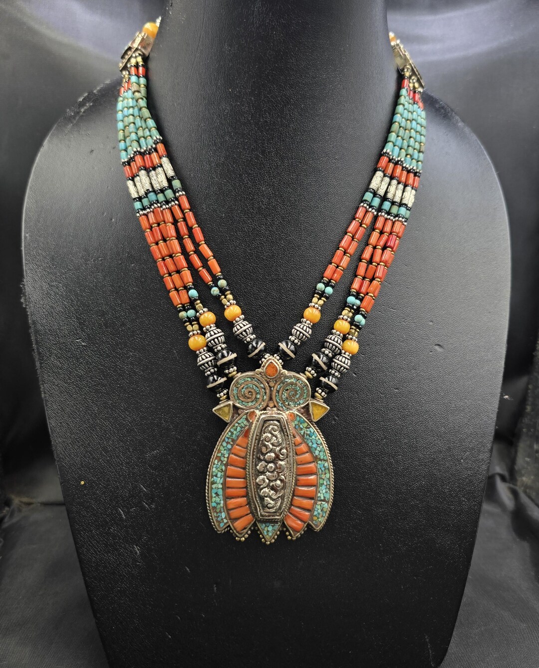 ヴィンテージチベットシルバーネックレス：ターコイズ＆コーラル