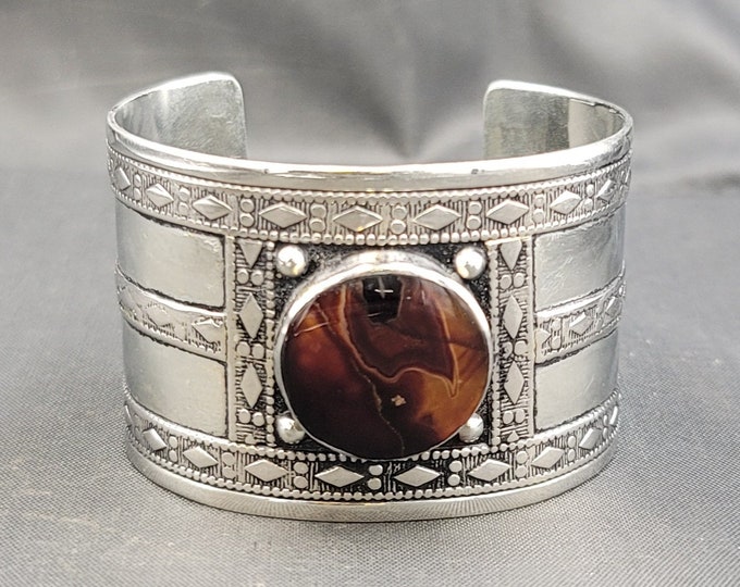 Beautiful Vintage Silver Mid Century Near Eastern Bangle / Bracelet With Natural Agate Stone