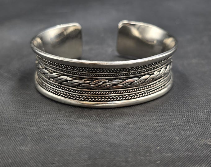 Beautiful Sterling Silver Vintage Thai Silver Handmade Adjustable Bangle / Bracelet