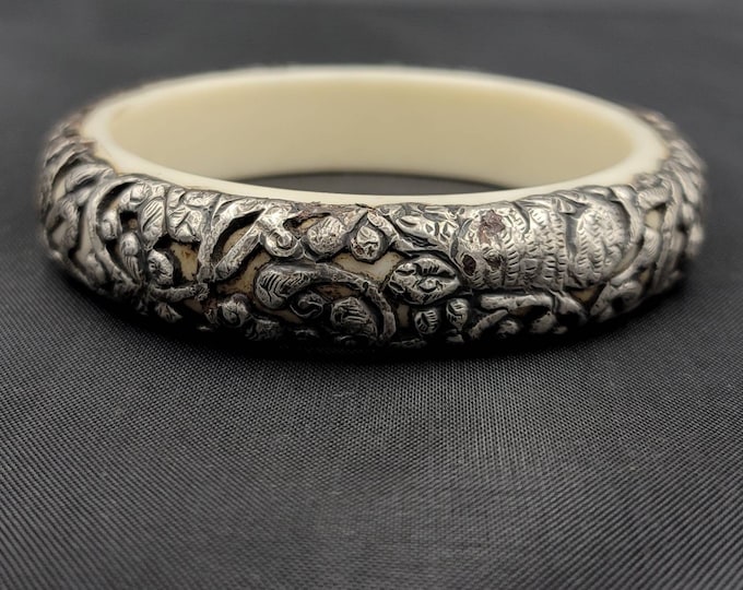 Vintage Huge White Stone Tibeten Bangle Silver Beautiful Carved