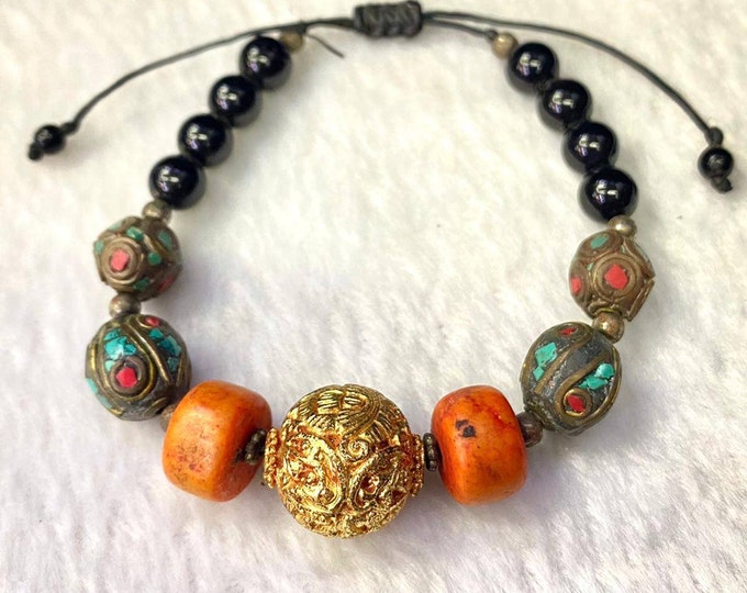 Beautiful Vintage Tibeten Gold Gulied Beads With Coral And Black Onyx Beads Bracelet