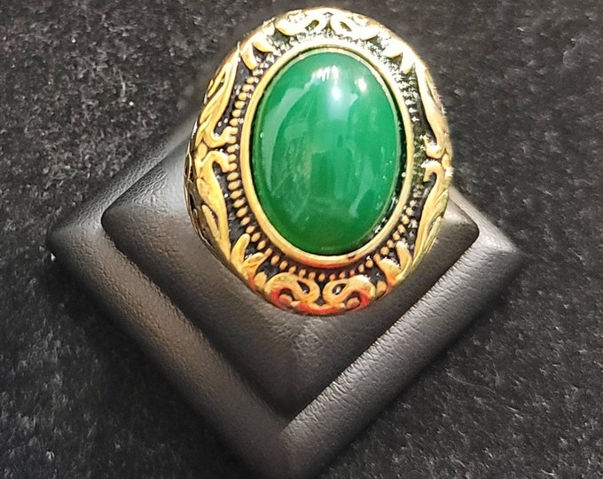 Vintage 18k Gold Plated Ring Super Gorgeous Ring With Natural Jade Stone